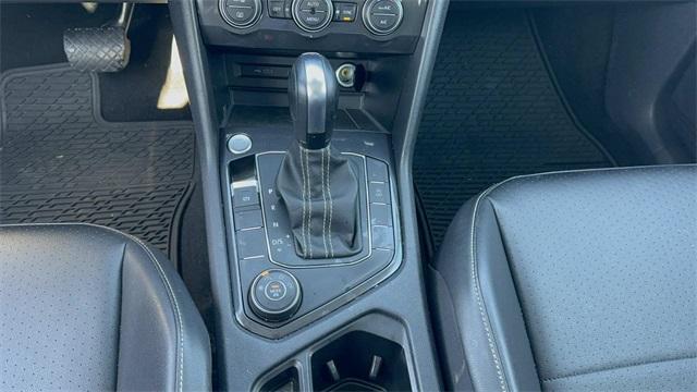 Photo of 2021 Deep Black Pearl Effect Volkswagen Tiguan
