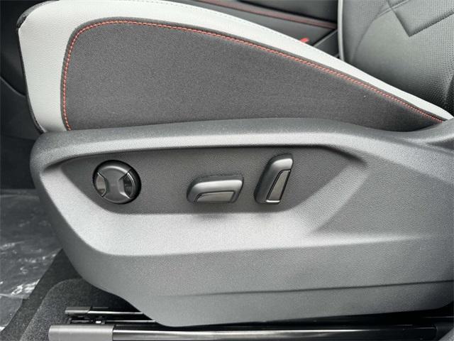Photo of 2025 Pure White Volkswagen Atlas