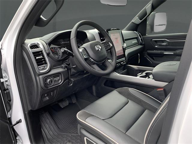 Photo of 2025 Diamond Black Crystal Pearlcoat RAM 1500