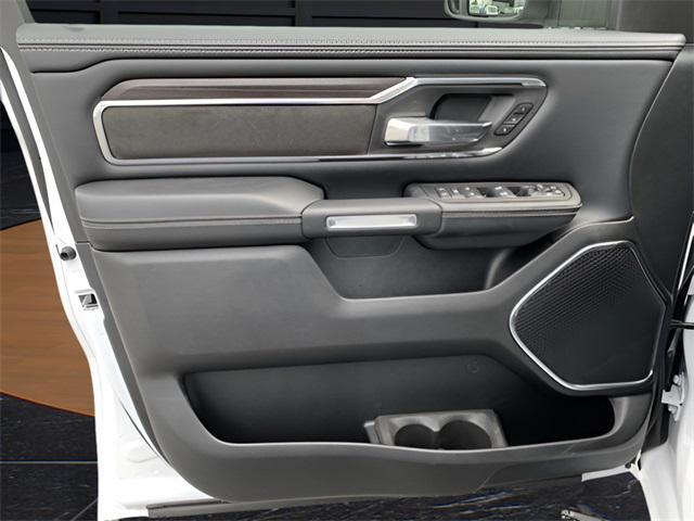 Photo of 2025 Diamond Black Crystal Pearlcoat RAM 1500