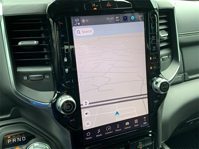 Photo of 2025 Diamond Black Crystal Pearlcoat RAM 1500