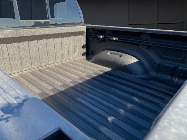 Photo of 2025 Diamond Black Crystal Pearlcoat RAM 1500