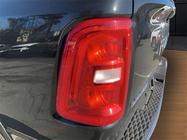 Photo of 2025 Diamond Black Crystal Pearlcoat RAM 1500