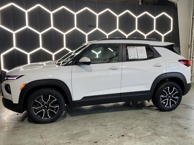 Photo of 2023 Summit White Chevrolet Trailblazer