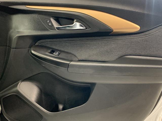 Photo of 2023 Summit White Chevrolet Trailblazer