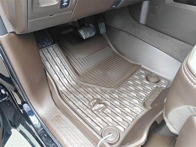 Photo of 2025 Diamond Black Crystal Pearlcoat RAM 1500