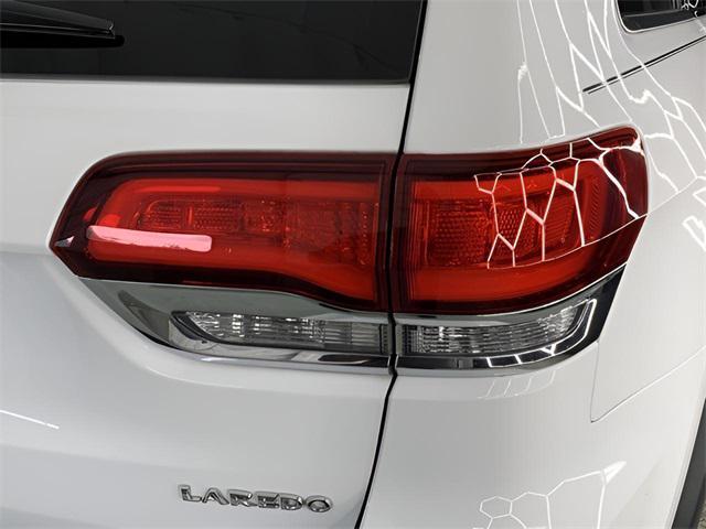 Photo of 2020 Bright White Clearcoat Jeep Grand Cherokee