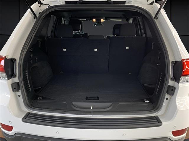 Photo of 2020 Bright White Clearcoat Jeep Grand Cherokee