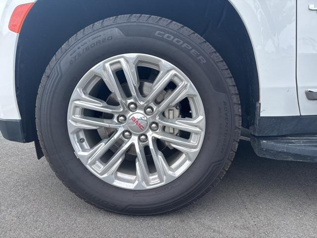 Photo of 2024 Summit White GMC Yukon