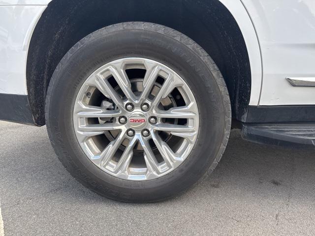 Photo of 2024 Summit White GMC Yukon