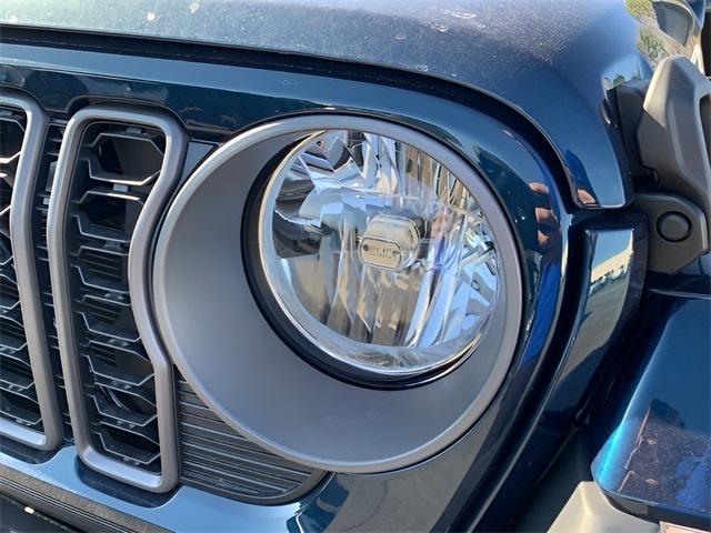Photo of 2025 Fathom Blue Pearlcoat Jeep Gladiator