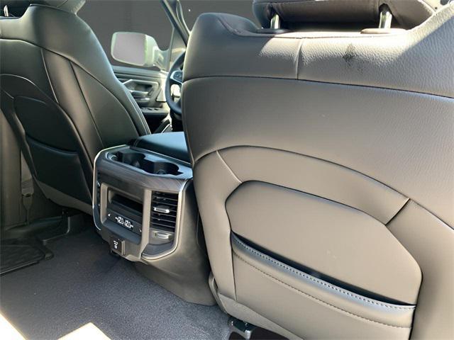 Photo of 2025 Granite Crystal Metallic Clearcoat RAM 1500