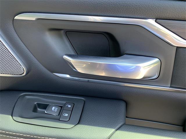 Photo of 2025 Granite Crystal Metallic Clearcoat RAM 1500