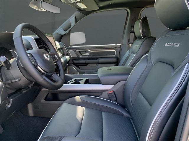 Photo of 2025 Granite Crystal Metallic Clearcoat RAM 1500