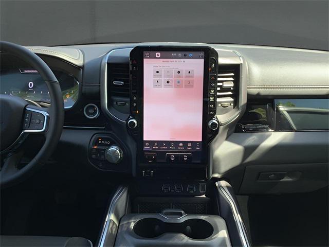 Photo of 2025 Granite Crystal Metallic Clearcoat RAM 1500