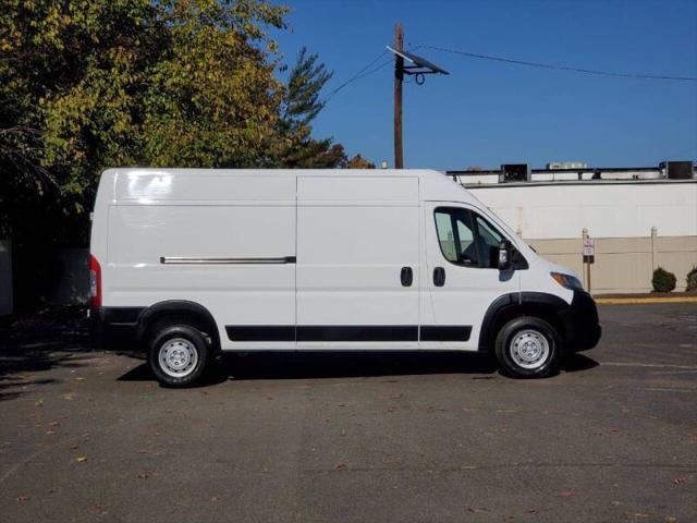 Photo of 2025 White RAM ProMaster 2500
