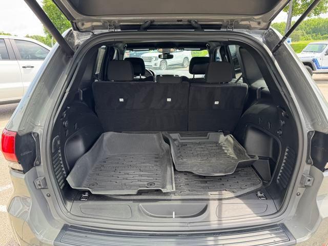 Photo of 2021 Sting Gray Clearcoat Jeep Grand Cherokee