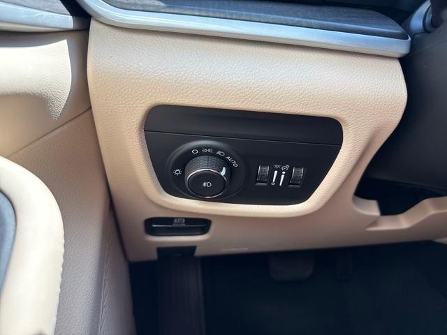 Photo of 2025 Velvet Red Pearlcoat Jeep Grand Cherokee L