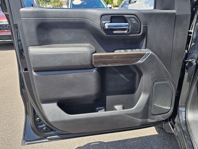 Photo of 2021 Black Chevrolet Silverado 1500