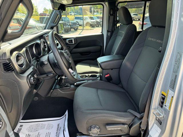 Photo of 2023 Silver Zynith Clearcoat Jeep Gladiator