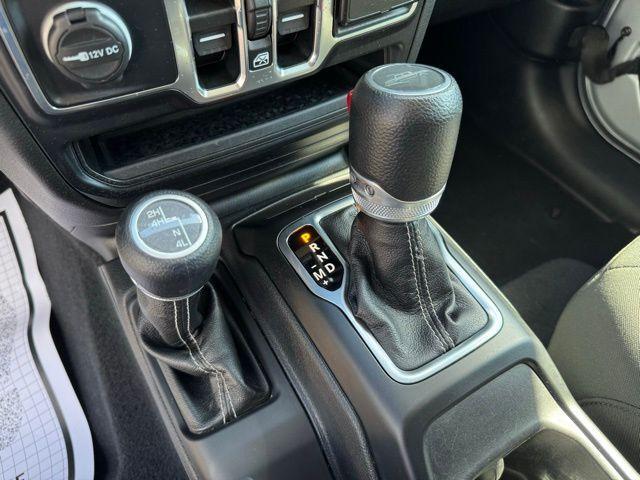 Photo of 2023 Silver Zynith Clearcoat Jeep Gladiator