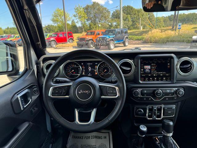Photo of 2023 Silver Zynith Clearcoat Jeep Gladiator