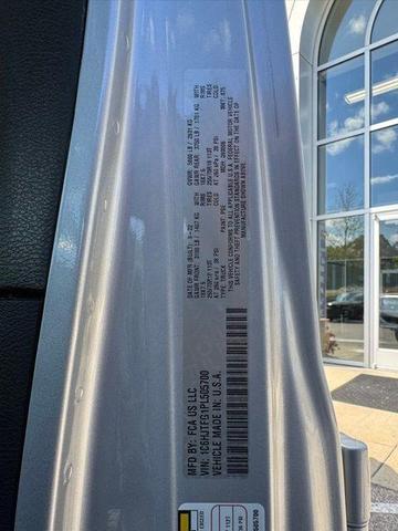 Photo of 2023 Silver Zynith Clearcoat Jeep Gladiator