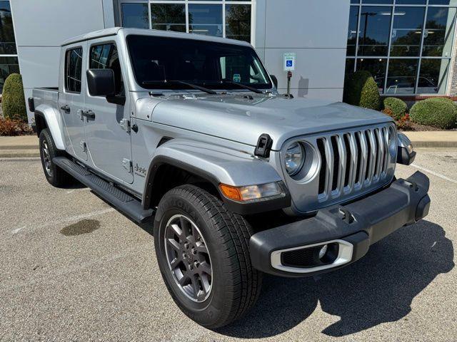 Photo of 2023 Silver Zynith Clearcoat Jeep Gladiator