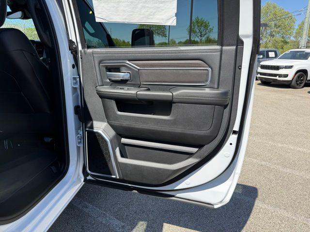 Photo of 2025 Bright White Clearcoat RAM 2500
