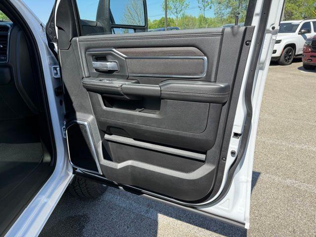 Photo of 2025 Bright White Clearcoat RAM 2500
