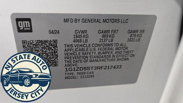 Photo of 2024 Summit White Chevrolet Malibu
