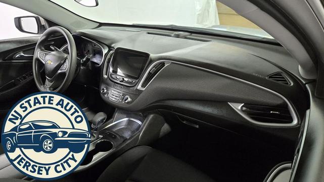 Photo of 2024 Summit White Chevrolet Malibu