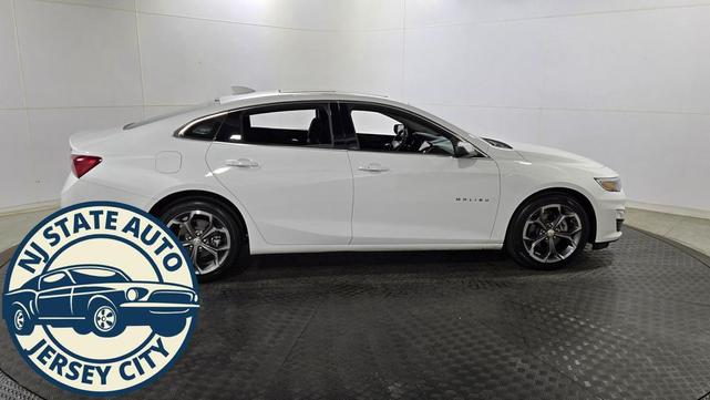 Photo of 2024 Summit White Chevrolet Malibu
