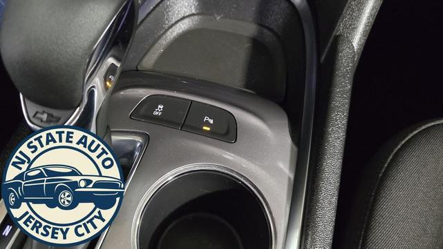 Photo of 2024 Summit White Chevrolet Malibu
