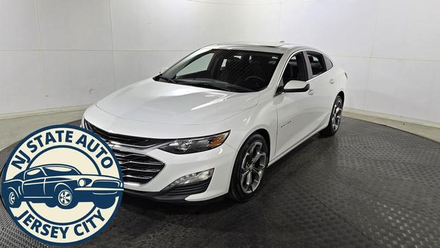 Photo of 2024 Summit White Chevrolet Malibu