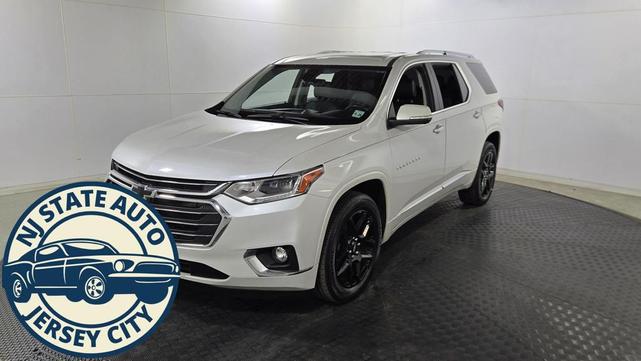 Photo of 2021 Iridescent Pearl Tricoat Chevrolet Traverse