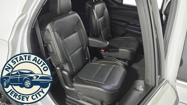 Photo of 2021 Iridescent Pearl Tricoat Chevrolet Traverse