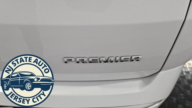 Photo of 2021 Iridescent Pearl Tricoat Chevrolet Traverse