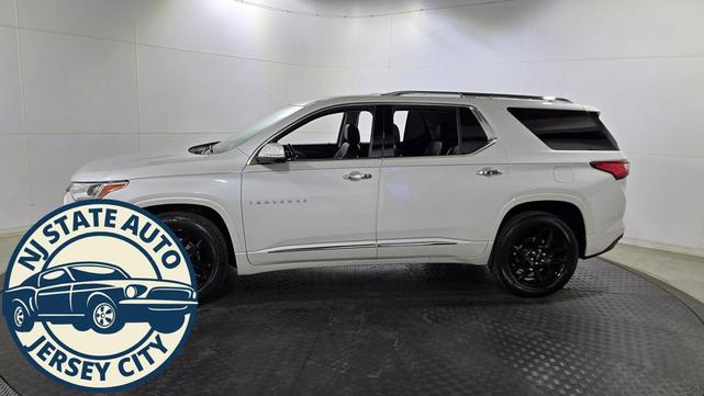 Photo of 2021 Iridescent Pearl Tricoat Chevrolet Traverse