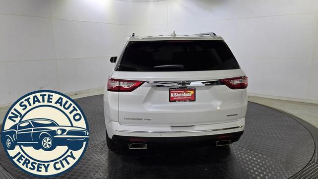 Photo of 2021 Iridescent Pearl Tricoat Chevrolet Traverse