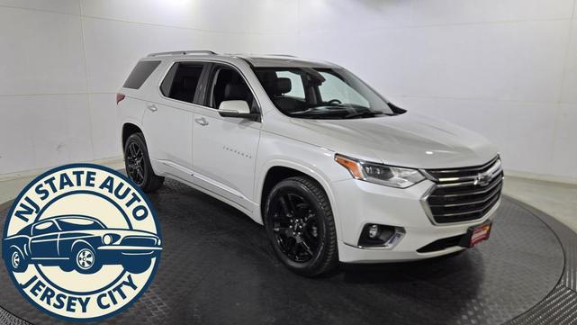 Photo of 2021 Iridescent Pearl Tricoat Chevrolet Traverse