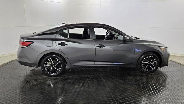 Photo of 2025 Gun Metallic Nissan Sentra