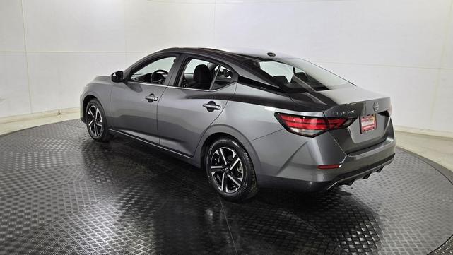 Photo of 2025 Gun Metallic Nissan Sentra