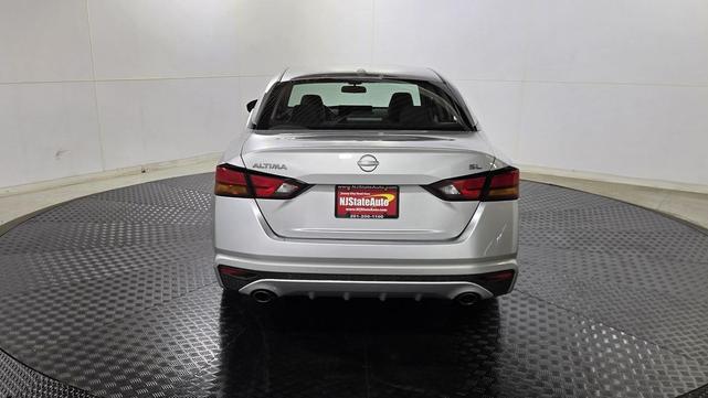 Photo of 2023 Brilliant Silver Metallic Nissan Altima