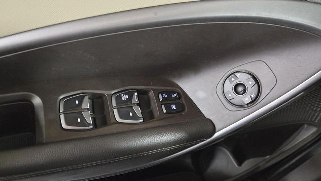 Photo of 2018 Platinum Graphite Hyundai Santa Fe Sport