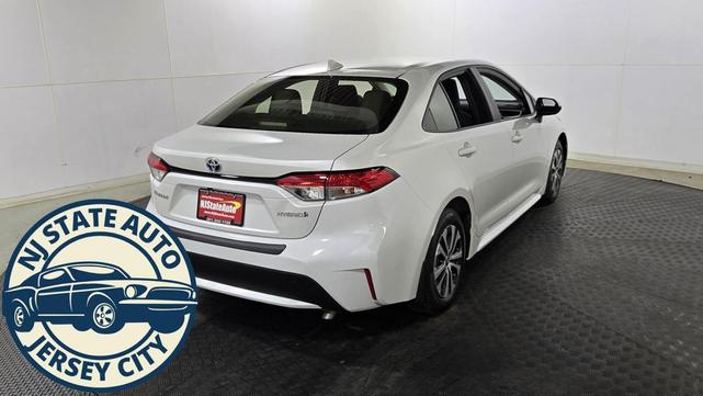 Photo of 2022 Wind Chill Pearl Toyota Corolla Hybrid