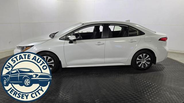 Photo of 2022 Wind Chill Pearl Toyota Corolla Hybrid