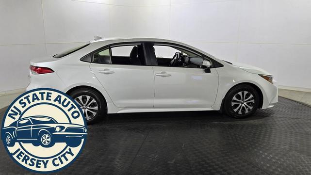 Photo of 2022 Wind Chill Pearl Toyota Corolla Hybrid