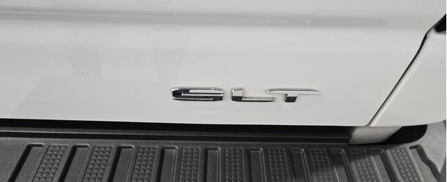 Photo of 2022 Summit White GMC Sierra 1500
