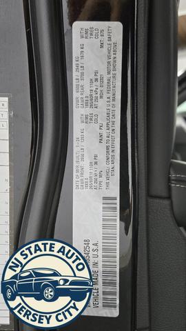 Photo of 2024 Diamond Black Crystal Pearlcoat Jeep Grand Cherokee L